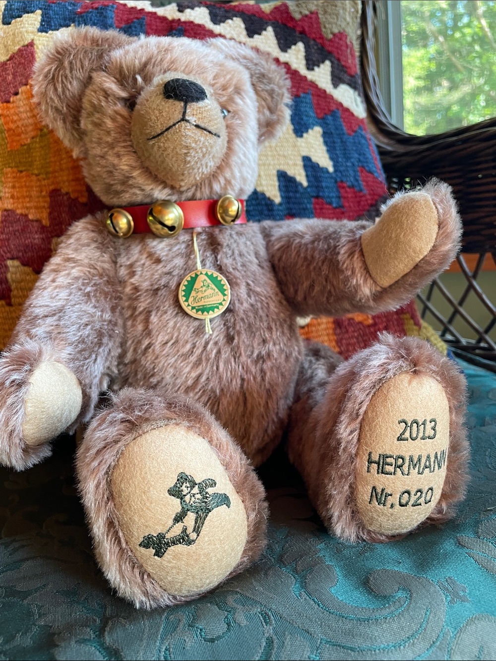 Hermann German Mohair Teddy Bear with Jingle Collar 2013 - Picture 2 of 5